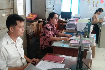 Bí thư chi bộ ấp Bình Chiến Trần Minh Khiêm luôn năng động, sáng tạo trong công việc.