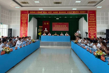 Đại biểu tham dự hội thảo.