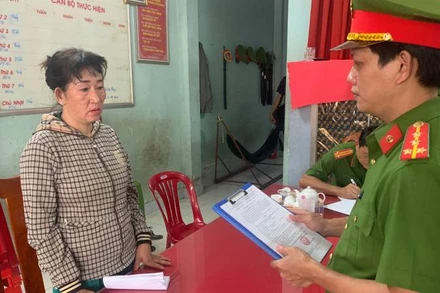 Đối tượng Bùi Ngọc Lài bị khởi tố, bắt tạm để điều tra hành vi làm giả giấy tờ để lừa đảo, chiếm đoạt tài sản.