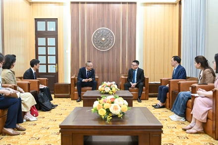 Quang cảnh buổi làm việc tại trụ sở Báo Nhân Dân.