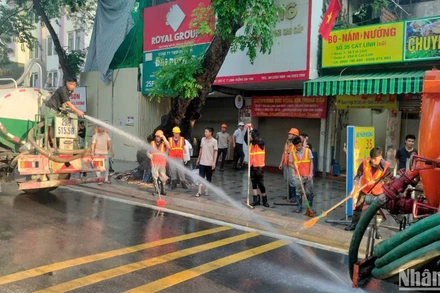 Ban Quản lý Đường sắt đô thị Hà Nội đã xử lý xong hiện tượng trào bùn trước 2 số nhà 25C và 25F trên phố Cát Linh, Hà Nội.