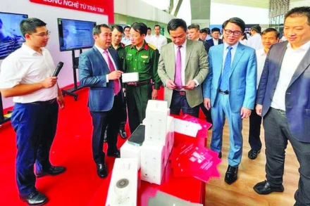 Ngày Chuyển đổi số tỉnh Hải Dương luôn thu hút đông cán bộ, người dân và doanh nghiệp viễn thông tham gia.