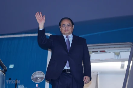 Thủ tướng Phạm Minh Chính rời Hà Nội, sang thăm chính thức CHDCND Lào. (Ảnh: Dương Giang/TTXVN)