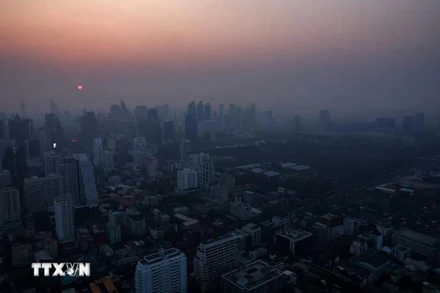 Khói mù ô nhiễm ở thủ đô Bangkok, Thái Lan. (Ảnh: REUTERS/TTXVN)