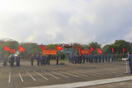 Lễ phát động Tết trồng cây trên đảo Trường Sa.