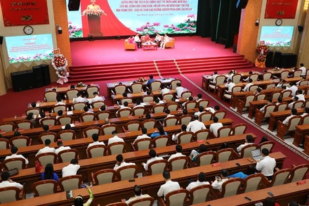 Quang cảnh Hội nghị tuyên dương điển hình tiên tiến và trao giải thưởng Nguyễn Phan Vinh.