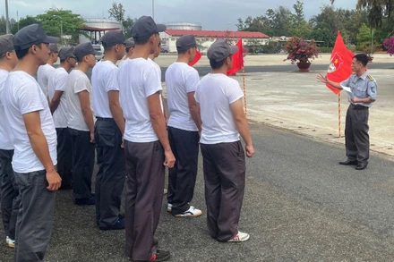 Ra quân ngày thứ 7 tình nguyện.