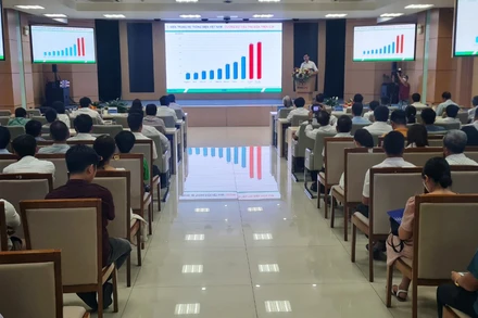 Quang cảnh lớp tập huấn sử dụng điện tiết kiệm, an toàn và hiệu quả.