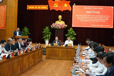 Quang cảnh Hội nghị tổng kết việc triển khai thực hiện Chỉ thị số 35-CT/TW ngày 30/5/2019 của Bộ Chính trị về Đại hội Đảng bộ các cấp, tiến tới Đại hội đại biểu toàn quốc lần thứ XIII của Đảng.