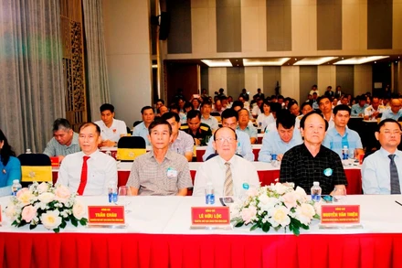 Các đại biểu dự buổi lễ kỷ niệm.