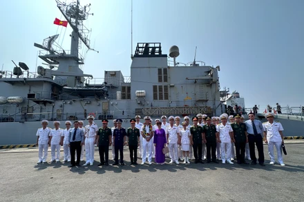 Lễ đón tàu được tổ chức trang trọng tại cầu cảng Tiên Sa, Đà Nẵng.