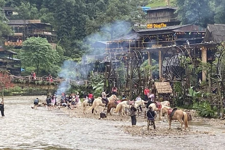 Bản Cát Cát, thị xã Sa Pa là một điểm hút khách du lịch trong thời điểm đầu năm 2025.