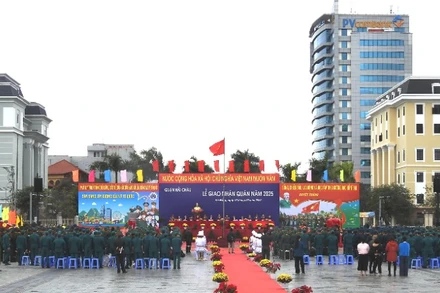 Quang cảnh lễ giao nhận quân tại Quảng trường 2 tháng 9, quận Hải Châu, Đà Nẵng.