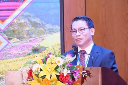 Đồng chí Nguyễn Xuân Nhẫn, Trưởng Ban Dân tộc tỉnh Lào Cai phát biểu tại hội thi sáng 14/12.