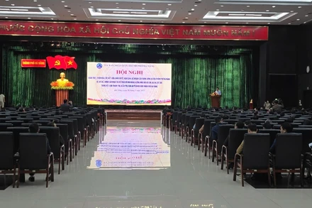 Quang cảnh hội nghị Quán triệt, triển khai các văn bản của Trung ương về tháo gỡ khó khăn, vướng mắc liên quan đến các dự án, đất đai.