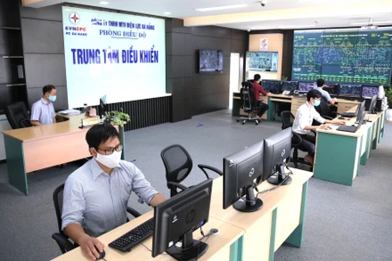Sẵn sàng các phương án cấp điện an toàn, liên tục mùa nắng nóng ở miền trung.