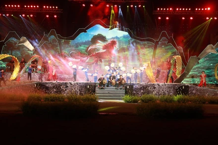 Lễ khai mạc Festival "Cao nguyên trắng Bắc Hà" tối 8/3.