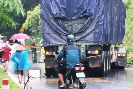 Hiện trường vụ tai nạn giao thông xảy ra trên quốc lộ 4E, thuộc xã Xuân Quang, huyện Bảo Thắng, tỉnh Lào Cai. (Ảnh: TL) 