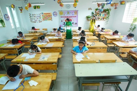 Hơn 500 học sinh xuất sắc tranh tài ở vòng chung kết cuộc thi Chữ đẹp Việt. (Ảnh: DUY PHẠM)