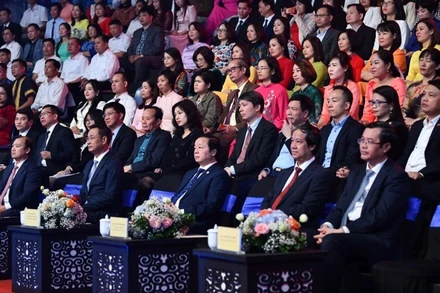 Các đại biểu dự Chương trình Thay lời tri ân 2023.