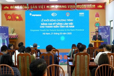 Quang cảnh buổi lễ khởi động chương trình. 