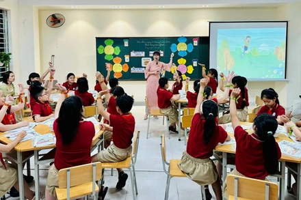 Tiết học Hoạt động trải nghiệm của cô và học sinh lớp 4A Trường tiểu học Thủ Lệ (Ba Đình, Hà Nội).