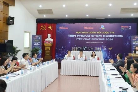 Quang cảnh họp báo. 