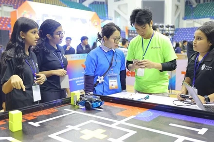 Cuộc thi tạo cơ hội để học sinh Việt Nam giao lưu với học sinh quốc tế.