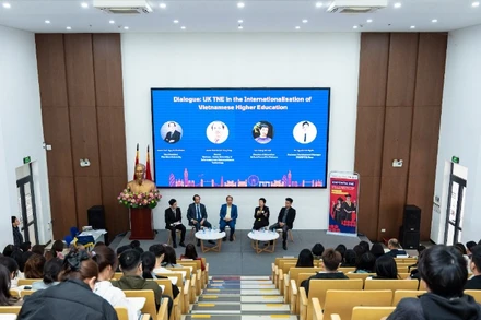 Quang cảnh buổi Tọa đàm. 