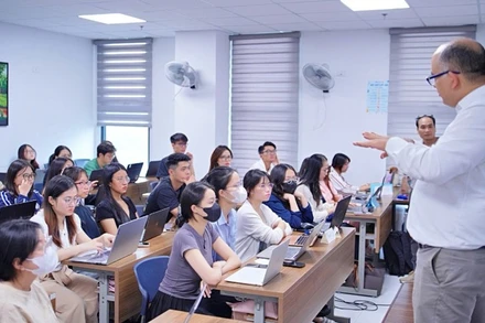 Đại học Quốc gia Hà Nội gia tăng điểm số ở tất cả các tiêu chí thuộc ba tiêu chuẩn: Quản trị; Tác động môi trường; Tác động xã hội. 