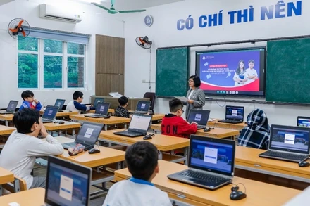 Hơn 4 nghìn học sinh lớp 5 tham gia khảo sát đánh giá năng lực trên máy tính.