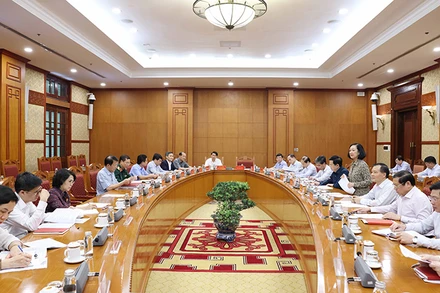 Ðồng chí Trương Thị Mai phát biểu tại hội nghị giao ban. (Ảnh TTXVN) 