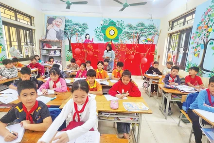 Phòng học của Trường tiểu học Hướng Ðạo được trang trí đẹp mắt, tạo hứng thú cho học sinh. 