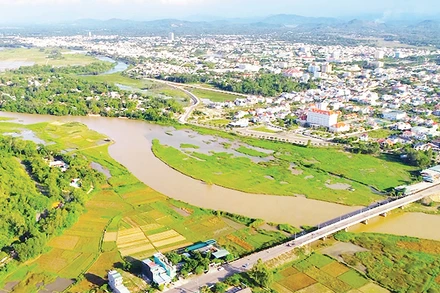 Thành phố Tam Kỳ trồng rừng trong phố hướng đến phát triển đô thị xanh, thông minh. 