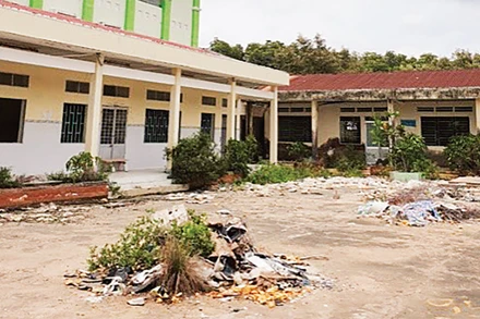 Trường trung học cơ sở Thạnh An (cũ) là địa điểm được đề xuất xây dựng trạm y tế mới, nhưng đến nay chưa thể khởi động. 