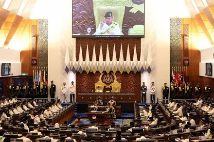 Quốc vương Sultan Ibrahim phát biểu tại Quốc hội Malaysia. (Ảnh Bernama) 