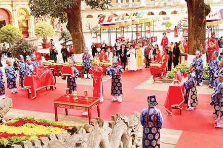 Di sản văn hóa thế giới Hoàng thành Thăng Long trở thành một điểm đến hấp dẫn khách du lịch trong nước và quốc tế. 