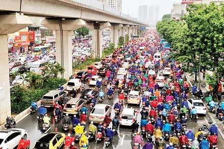 Tình trạng ùn tắc giao thông thường xuyên xảy ra tại khu vực tuyến đường Ngã Tư Sở - Nguyễn Trãi. (Ảnh Minh Hà) 