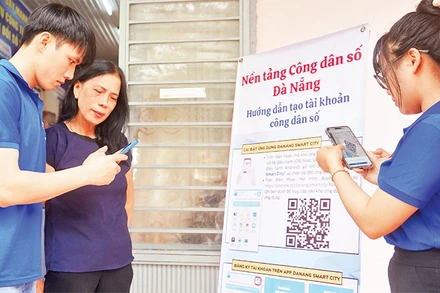 Hỗ trợ người dân tạo tài khoản công dân số. 