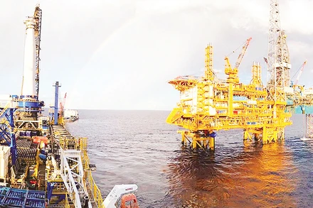 Khai thác khí tại mỏ Sao Vàng. 