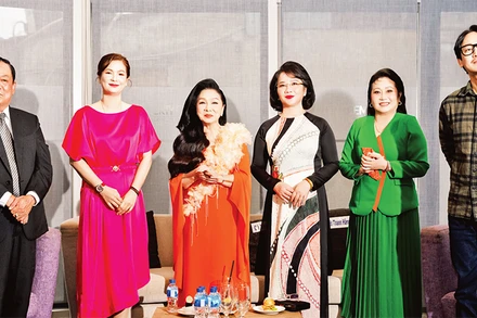 Các thành viên Ban giám khảo, sứ giả văn hóa của chương trình. (Ảnh BTC) 