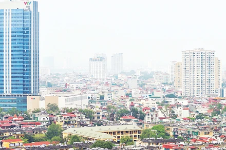 Một góc khu vực trung tâm quận Ba Ðình. (Ảnh Ðăng Anh) 