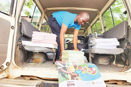 UNICEF chuyển hàng viện trợ tới Malawi. (Ảnh UNICEF) 