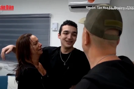 [Video] Lực lượng Hamas thả con tin người Mỹ