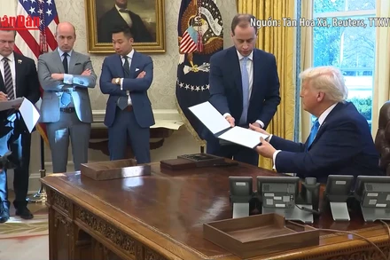 [Video] Mỹ áp lệnh trừng phạt mới lên Iran dù đang đàm phán