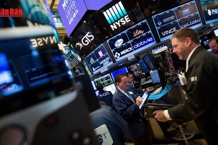 [Video] Chứng khoán giảm kỷ lục sau khi Mỹ áp thuế 104% lên Trung Quốc