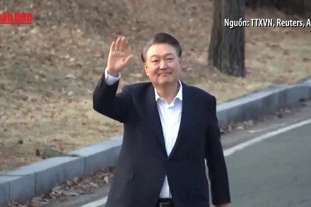 [Video] Hàng chục nghìn người Hàn Quốc biểu tình vì Tổng thống Yoon