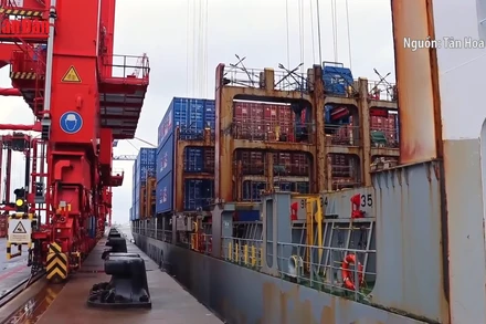 [Video] Chứng khoán lao dốc sau khi Trung Quốc áp thuế trả đũa Mỹ