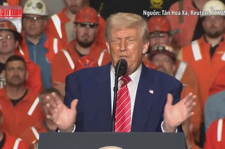 [Video] Ông Donald Trump tuyên bố tăng gấp đôi thuế nhập khẩu nhôm, thép vào Mỹ