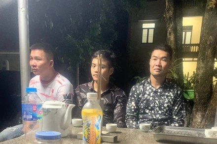 Các đối tượng: Đinh Thanh Tùng, Đinh Thế Trường, Bùi Văn Thọ (từ trái qua phải).